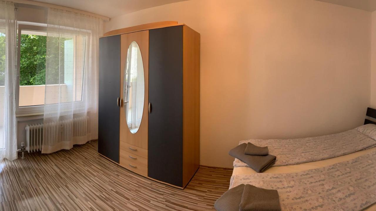 Grosse Und Helle Ferien Wohnung Mit Parkplatzen Laufenburg Eksteriør billede